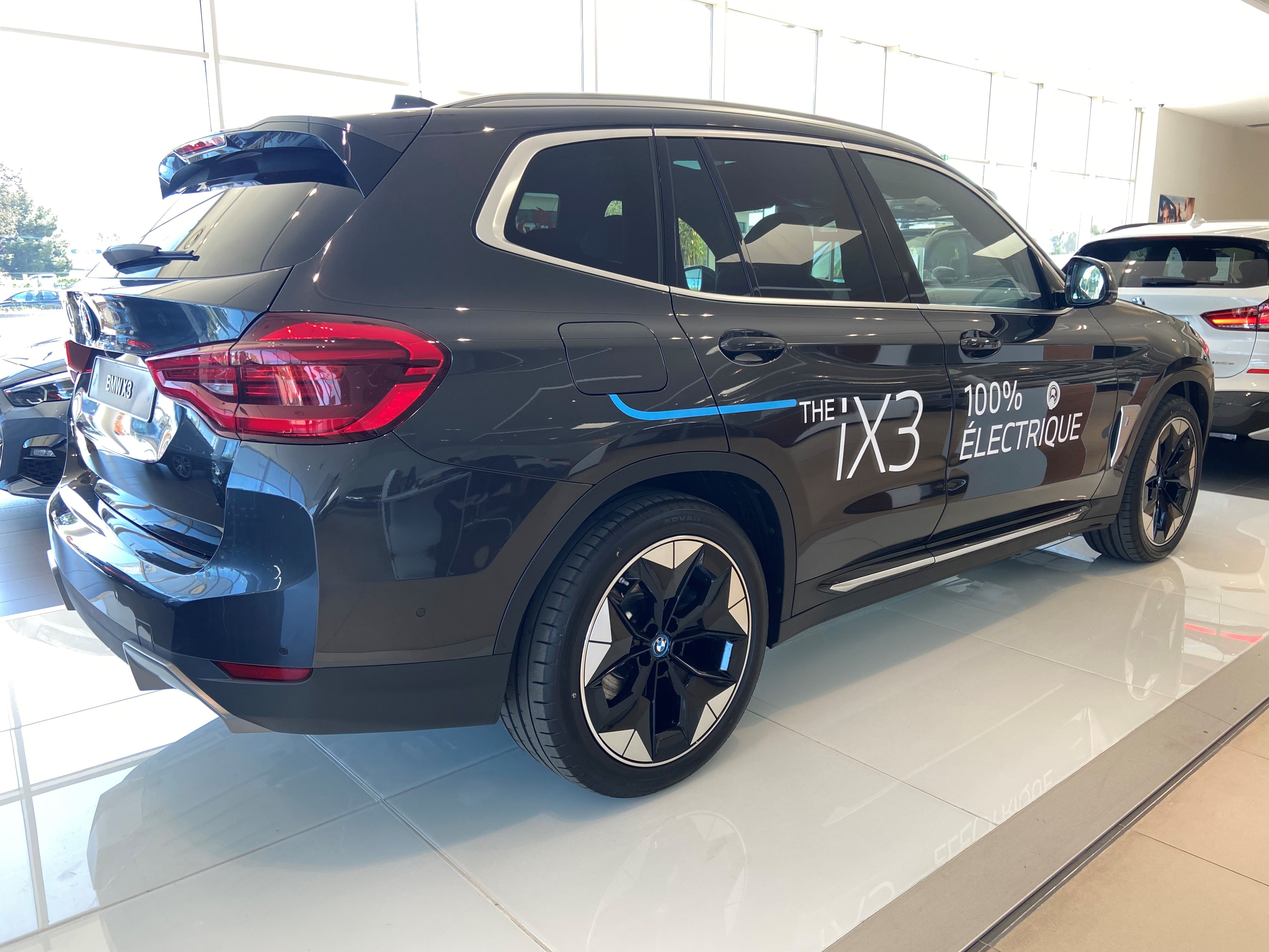 LA TOUTE PREMIERE BMW iX3BMW BAVARIA MOTORS OLLIOULES